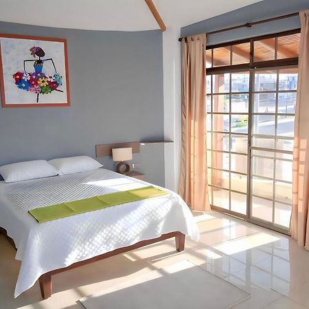 Hotel Manta Beach Madrigal מראה חיצוני תמונה