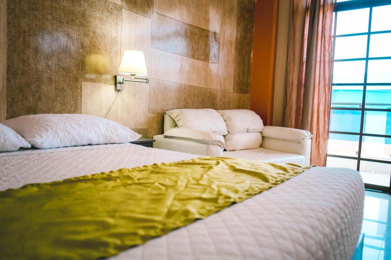 Hotel Manta Beach Madrigal מראה חיצוני תמונה