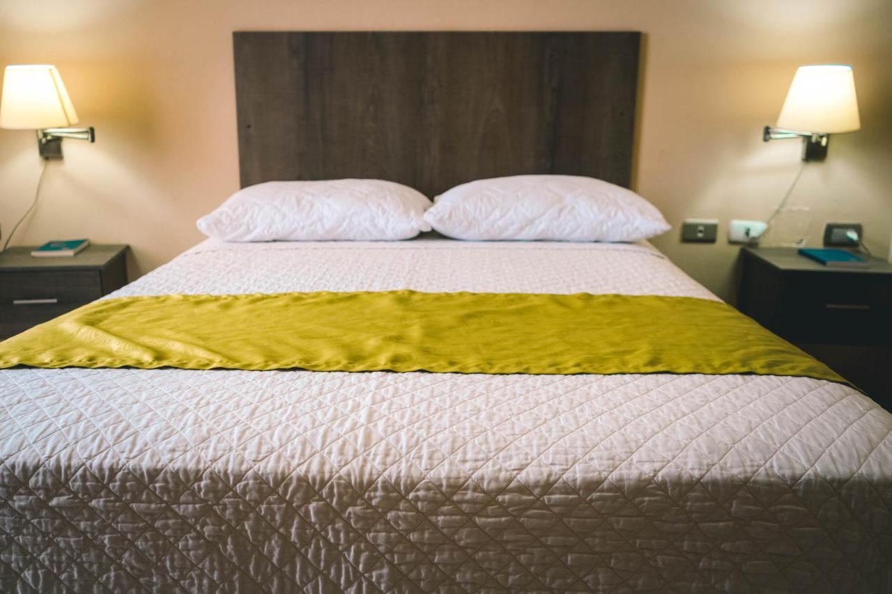 Hotel Manta Beach Madrigal מראה חיצוני תמונה
