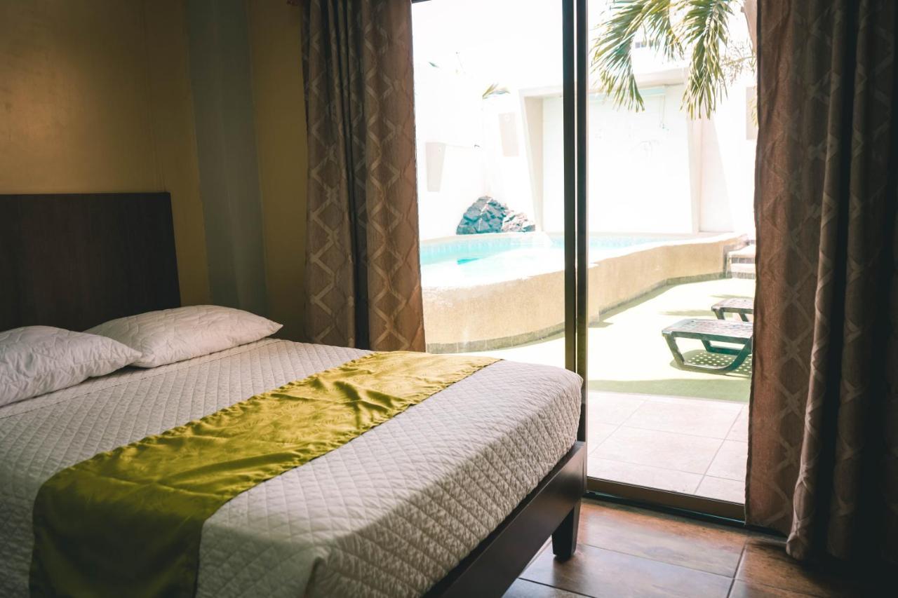 Hotel Manta Beach Madrigal מראה חיצוני תמונה