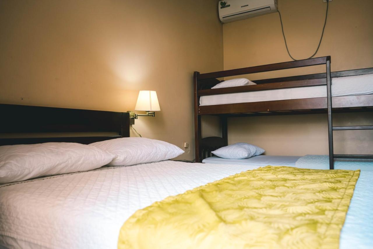Hotel Manta Beach Madrigal מראה חיצוני תמונה
