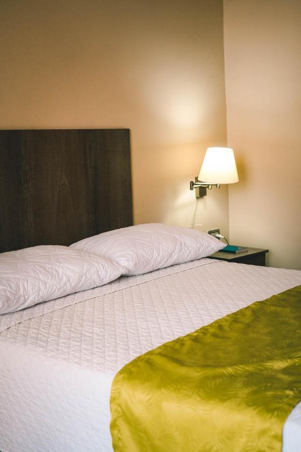 Hotel Manta Beach Madrigal מראה חיצוני תמונה