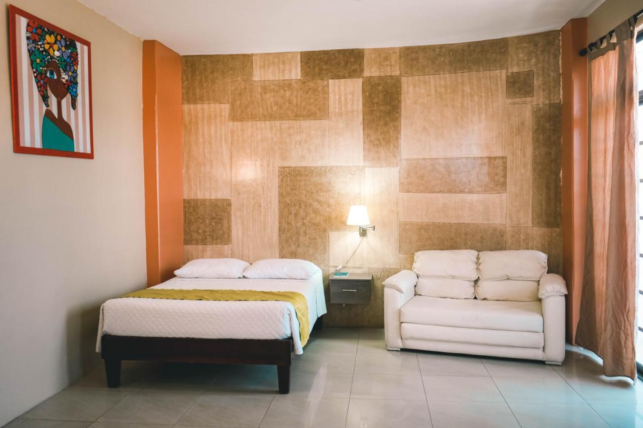 Hotel Manta Beach Madrigal מראה חיצוני תמונה