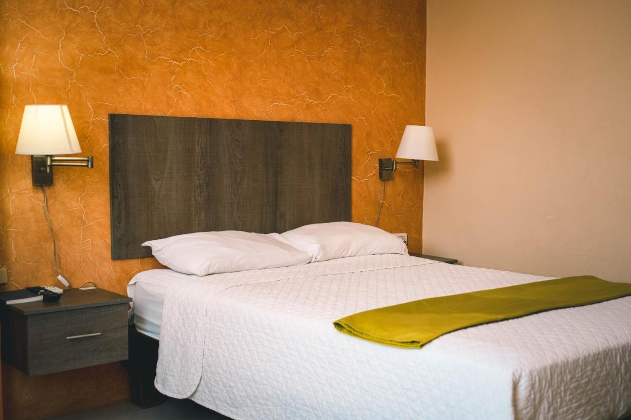 Hotel Manta Beach Madrigal מראה חיצוני תמונה