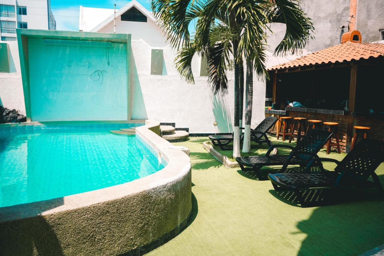 Hotel Manta Beach Madrigal מראה חיצוני תמונה
