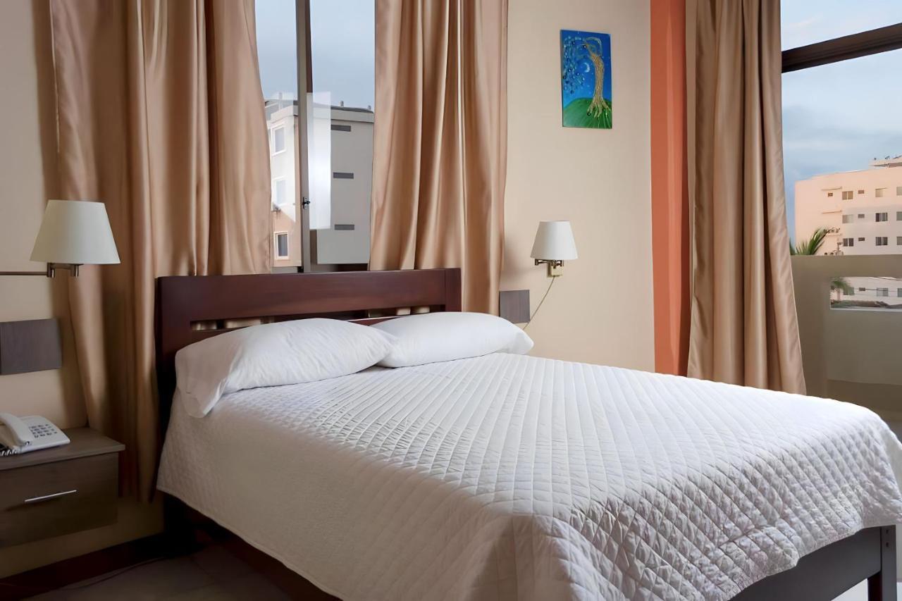 Hotel Manta Beach Madrigal מראה חיצוני תמונה