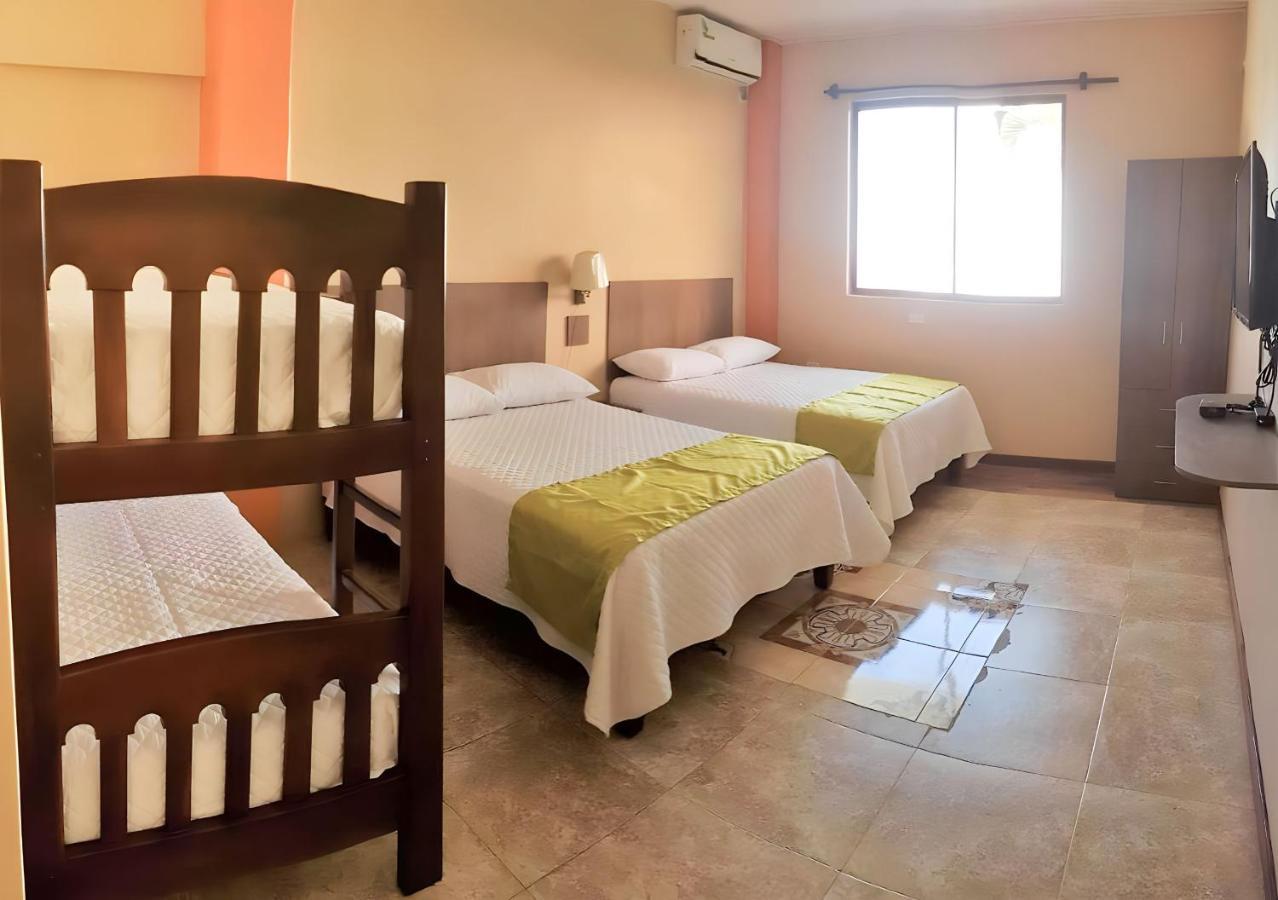 Hotel Manta Beach Madrigal מראה חיצוני תמונה