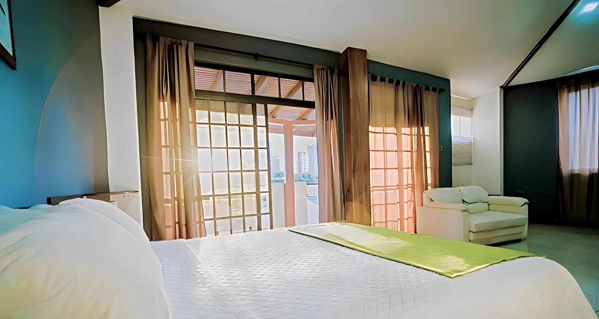 Hotel Manta Beach Madrigal מראה חיצוני תמונה