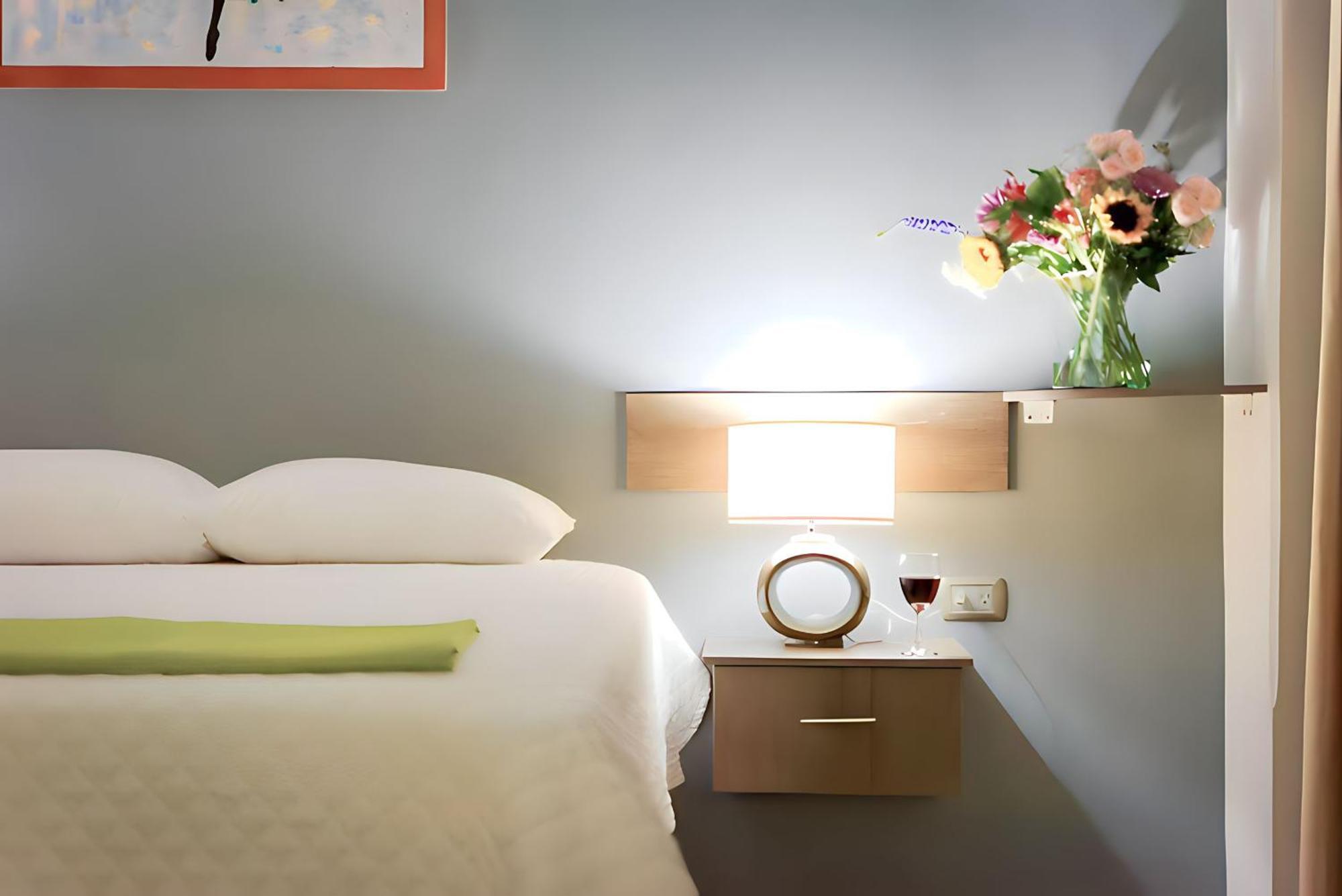 Hotel Manta Beach Madrigal מראה חיצוני תמונה